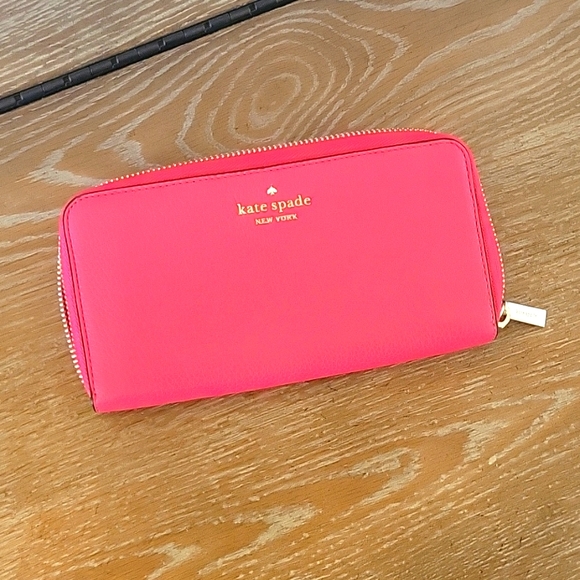 Kate Spade Wallet - Picture 1 of 8